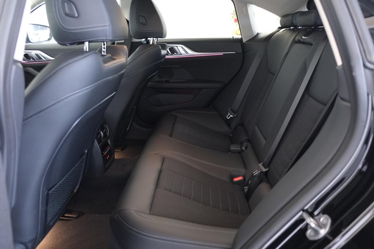 BMW i4 eDrive40 84 kWh / Navigatie / Carplay / LED / Camera / 4S banden