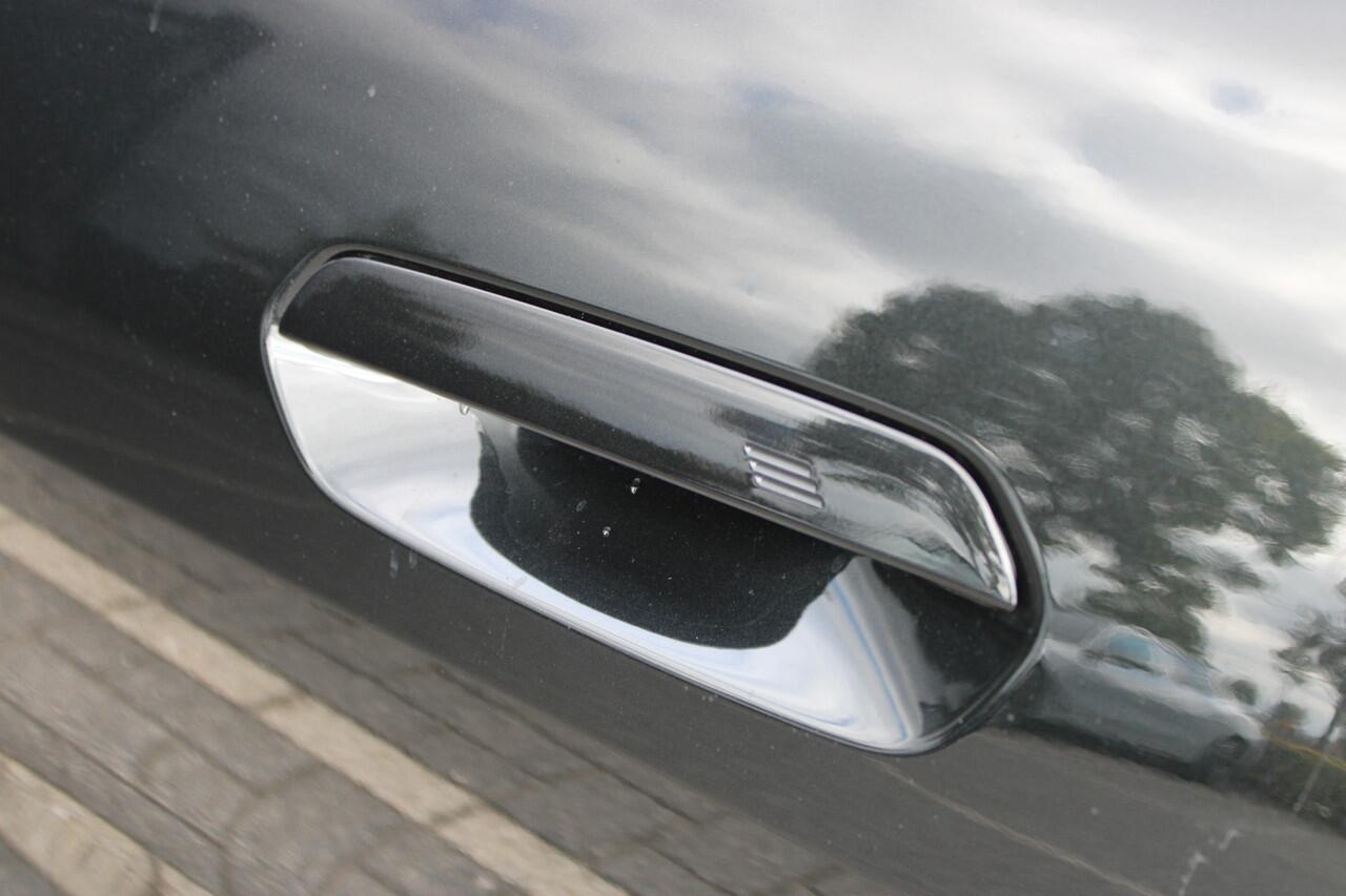 BMW i4 eDrive35 M Sport / Achteruitrijcamera / Adaptieve LED / Active Cruise Control / Parking Assistant / Comfort Access / Stoelverwarming