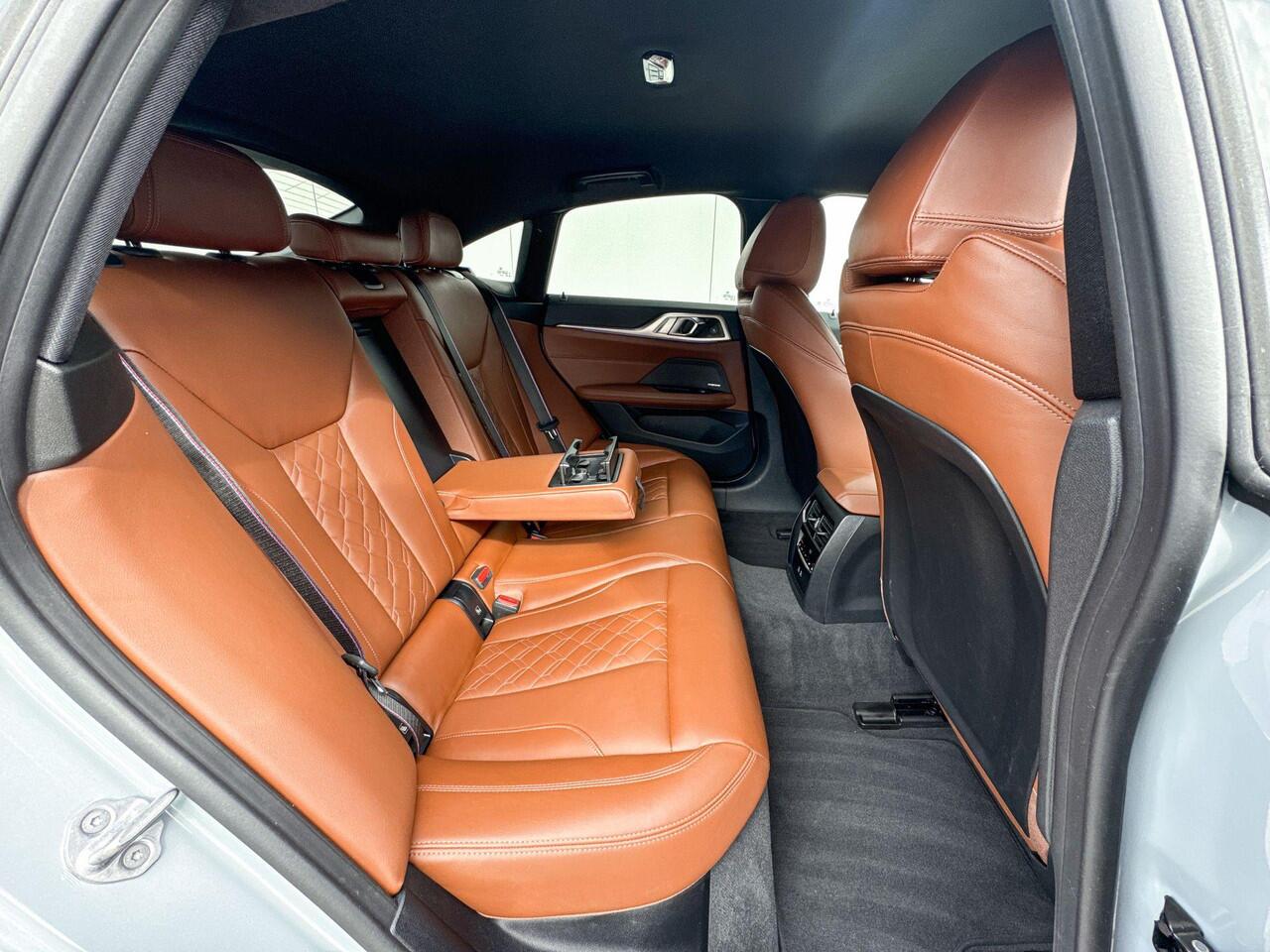 BMW i4 xDrive40 84 kWh M Sport Pro | Trekhaak | Individual leder