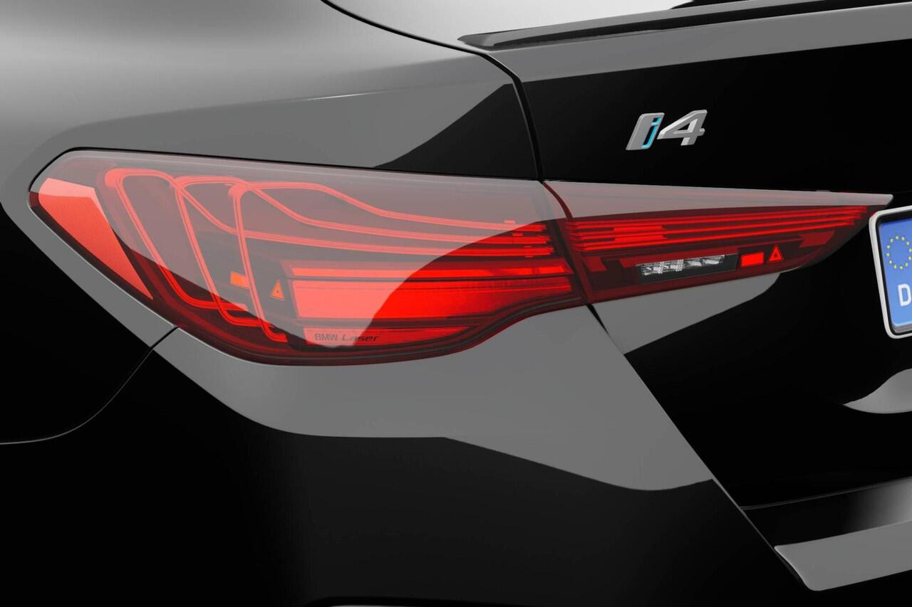 BMW i4 eDrive40 M Sport Edition | M Sport Pro | Comfort Pack | Elektrisch bediend glazen schuif-/kanteldak | Active Cruise Control