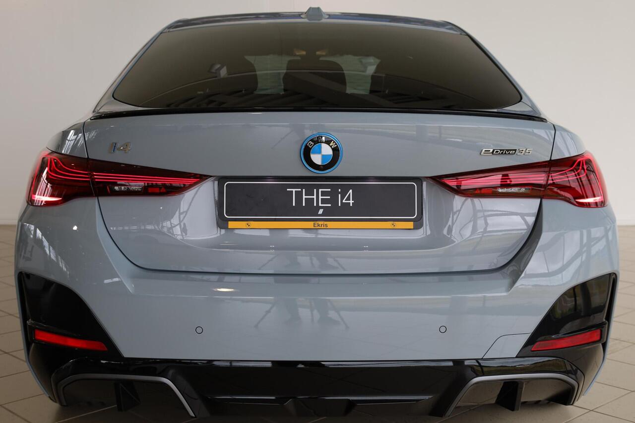 BMW i4 eDrive35 | M Sportpakket Pro | Stuurwiel Verwarmd | Achteruitrijcamera | Verwarmde voorstoelen | Active Cruise Control | Harman Kardon |