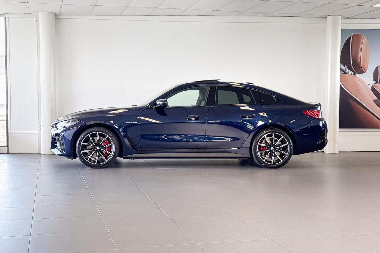 BMW i4 eDrive35 M Sport Edition 70 kWh | Glazen Panoramadak | Stoelverwarming | Achteruitrijcamera |