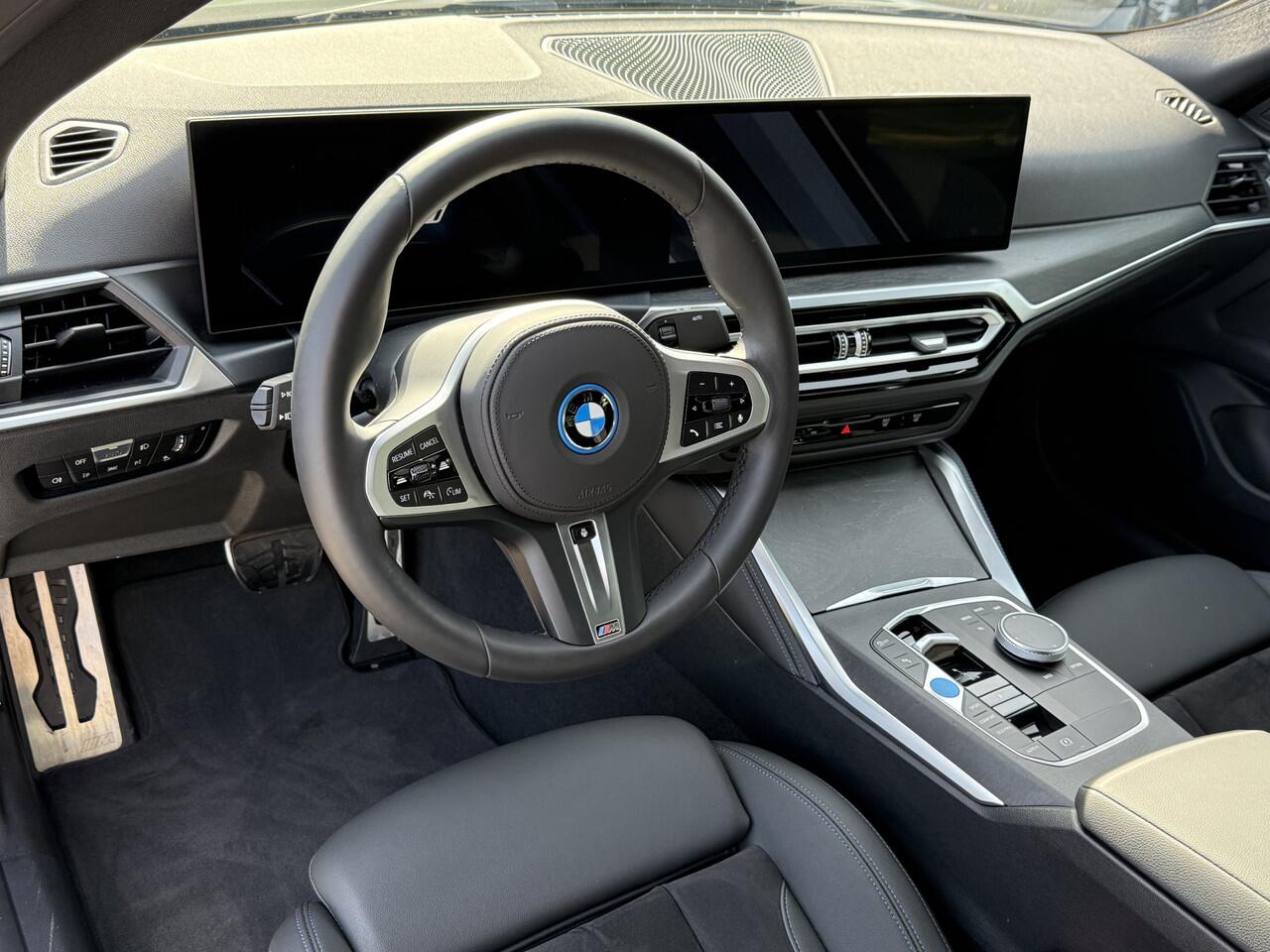 BMW i4 eDrive35 | M-Sport | 19" | Elek. stoelverst. | Stuur + stoelverw.