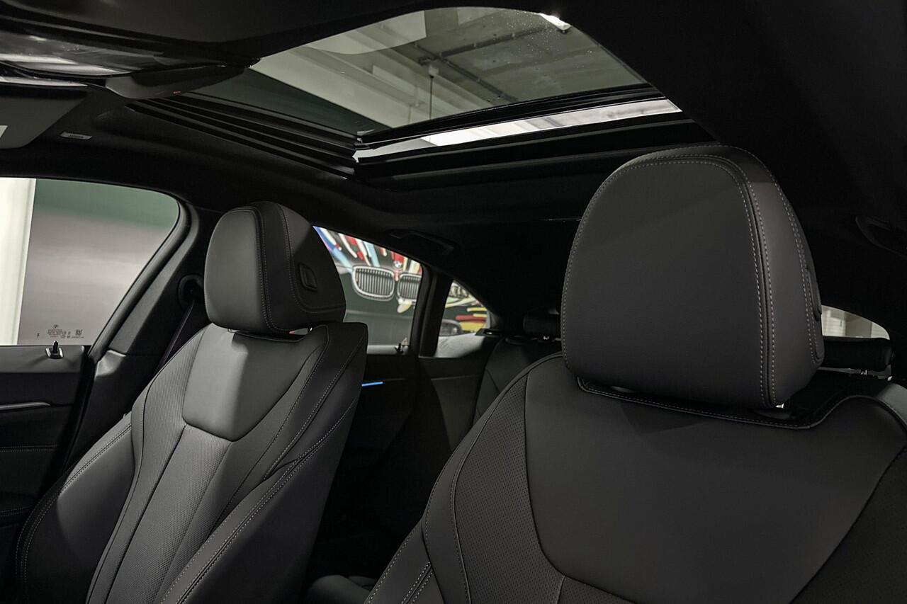 BMW i4 eDrive35 | M-Sport Pro | Comfort Pack | Active Cruise Control | Hifi System | Schuif-/kanteldak | Comfort Access | Trekhaak | Selections