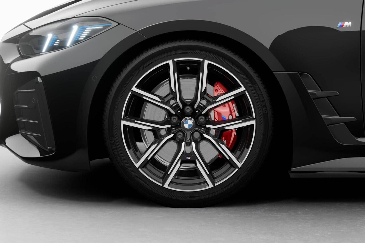 BMW i4 eDrive40 M Sport Edition | M Sport Pro | Comfort Pack | Active Cruise Control | Showroomvoordeel