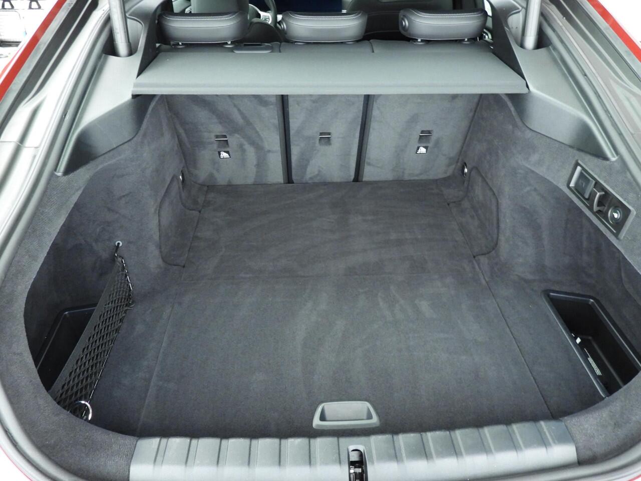 BMW i4 Gran Coupe eDrive35 | M-Sportpakket | LED | Leder | Navigatie | Schuifdak | Trekhaak | Sportstoelen | DAB | Alu 18 inch