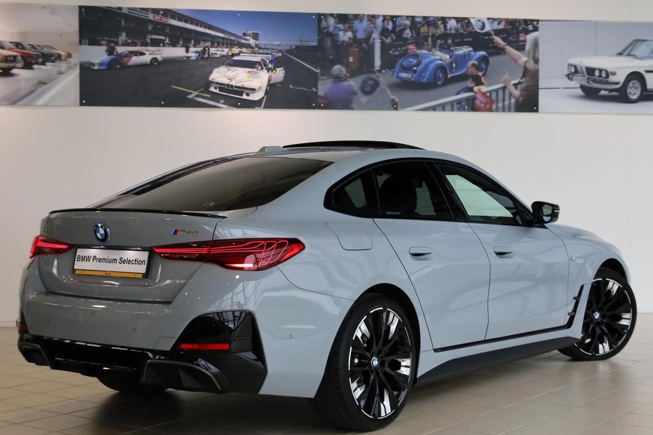 BMW i4 M50 | M Sportpakket Pro | Schuifdak | Stoelverwarming | Achteruitrijcamera |