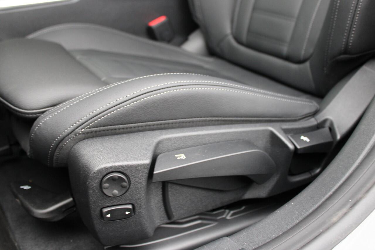 BMW i4 eDrive35 Gran Coupé M Sport / Schuif-kanteldak / Achteruitrijcamera / Adaptieve LED / Active Cruise Control / Live Cockpit Plus / Comfort Access