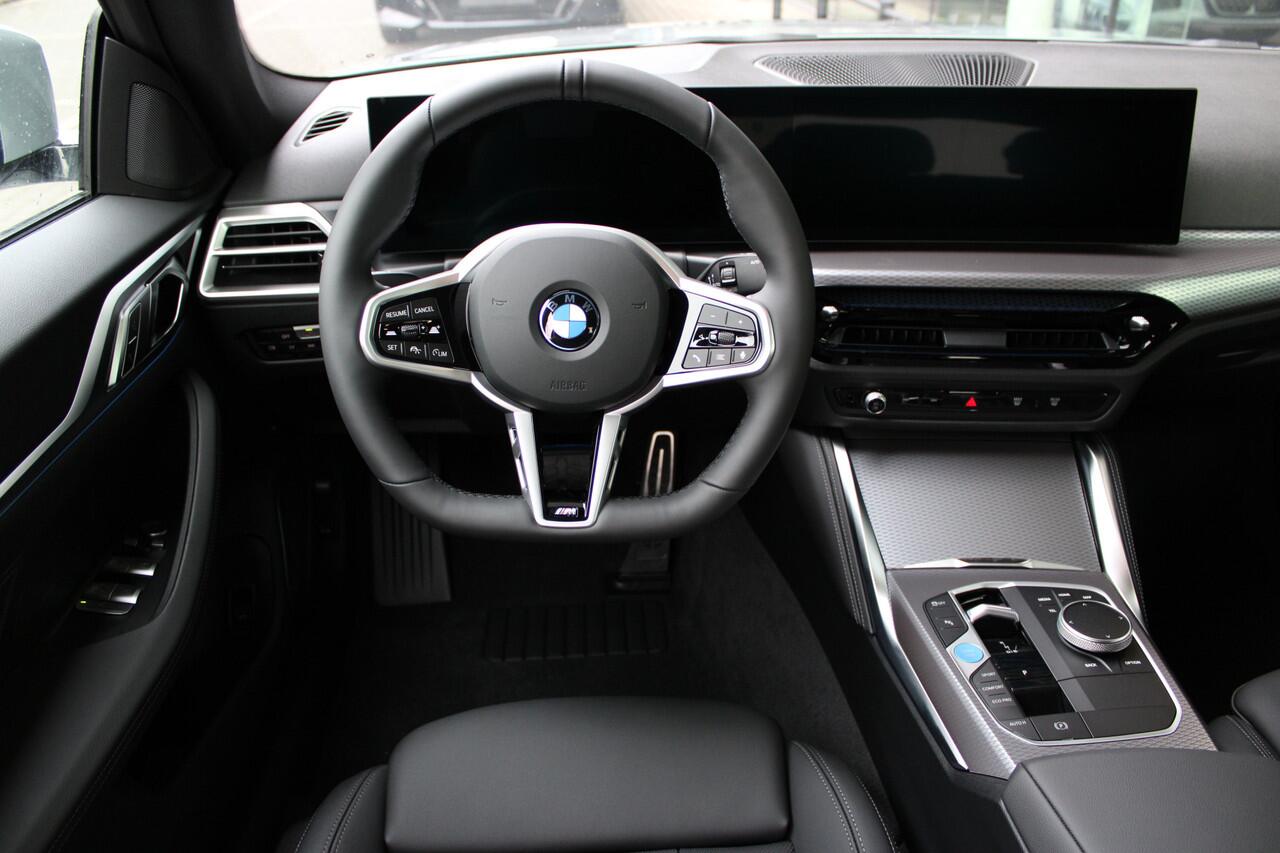 BMW i4 eDrive40 M Sport / Schuif-kanteldak / Achteruitrijcamera / Comfort Access / Adaptieve LED / Stoelverwarming / Widescreen Display