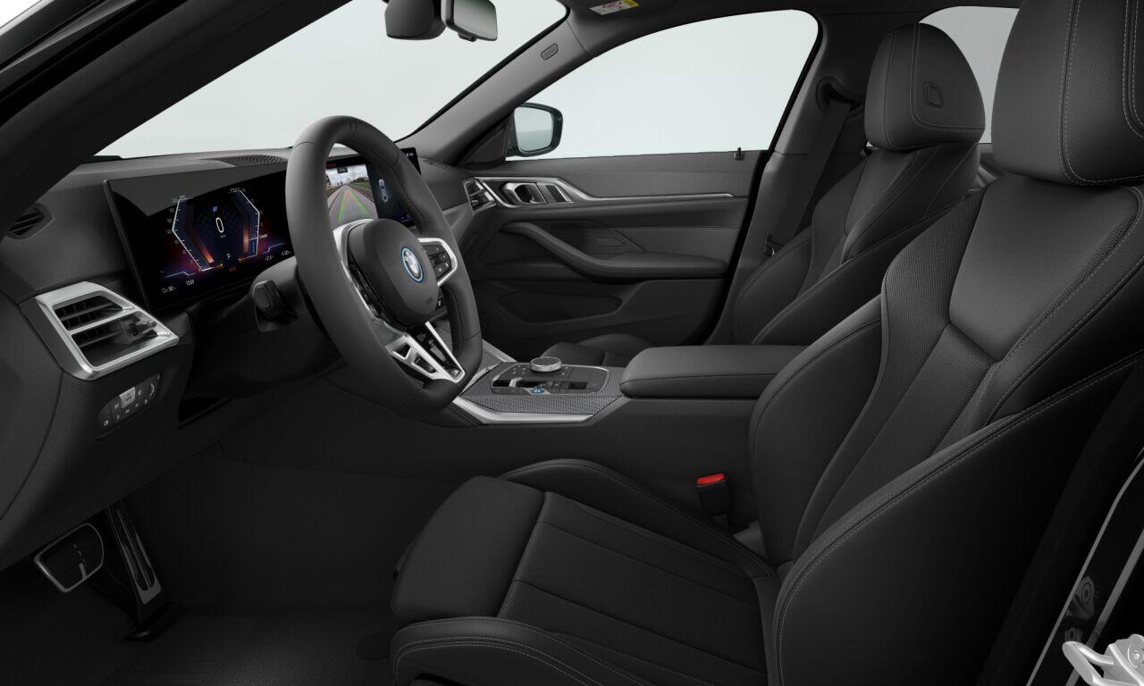 BMW i4 eDrive35 M Sport Edition 70 kWh | 19 Inch | M-Sportpakket | Comfort Pack | Panoramadak | Trekhaak