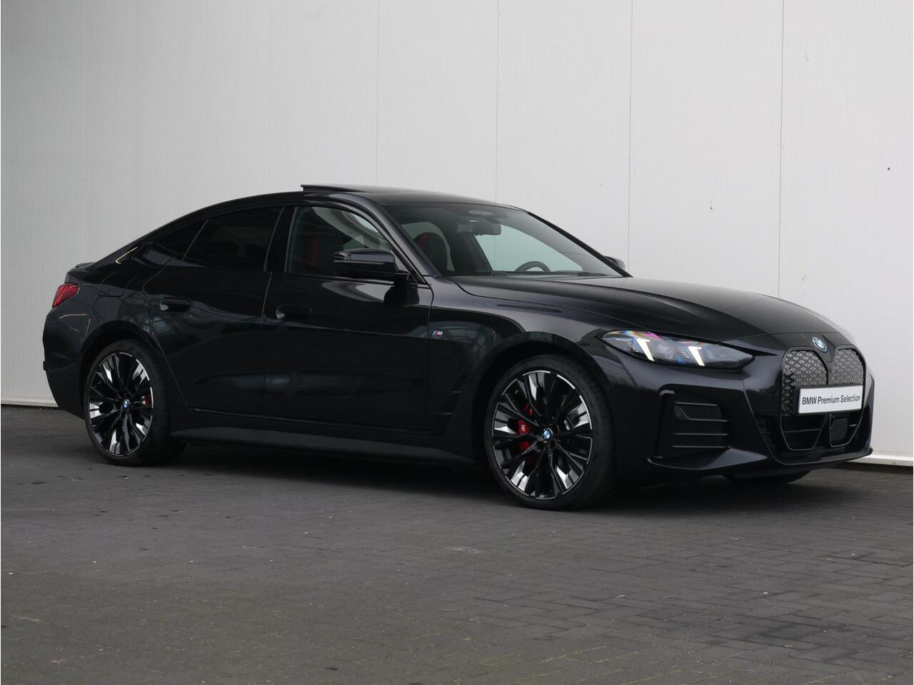 BMW i4 eDrive40 M Sport Edition 84 kWh M Sportpakket Pro/ Stuurwiel verwarmd/ Comfort Access/ Elektrische Trekhaak/ Elektrisch verstelbare stoelen/ Harman Kardon/ Driving Assistant Professional