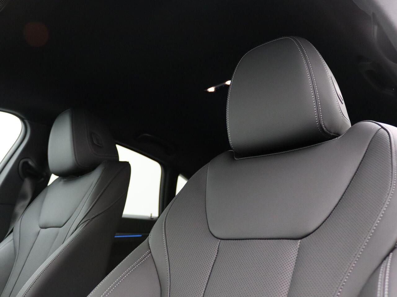 BMW i4 eDrive35 M Sportpakket | M Sport Edition | Innovation Pack | Comfort Pack | Stuurwielrand Verwarmd | Trekhaak | Active Cruise Control | DAB | HiFi | 18''