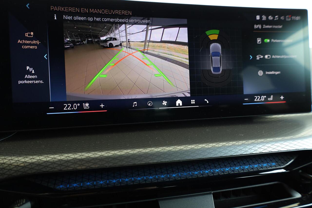 BMW i4 eDrive35 | M Sportpakket Pro | Stuurwiel Verwarmd | Achteruitrijcamera | Verwarmde voorstoelen | Active Cruise Control | Harman Kardon |