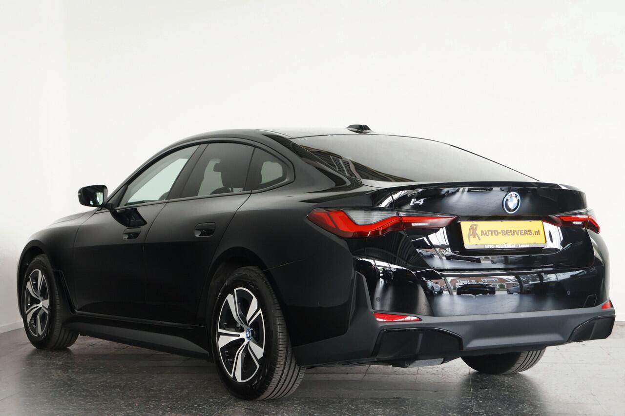 BMW i4 eDrive40 84 kWh / Navigatie / Carplay / LED / Camera / 4S banden