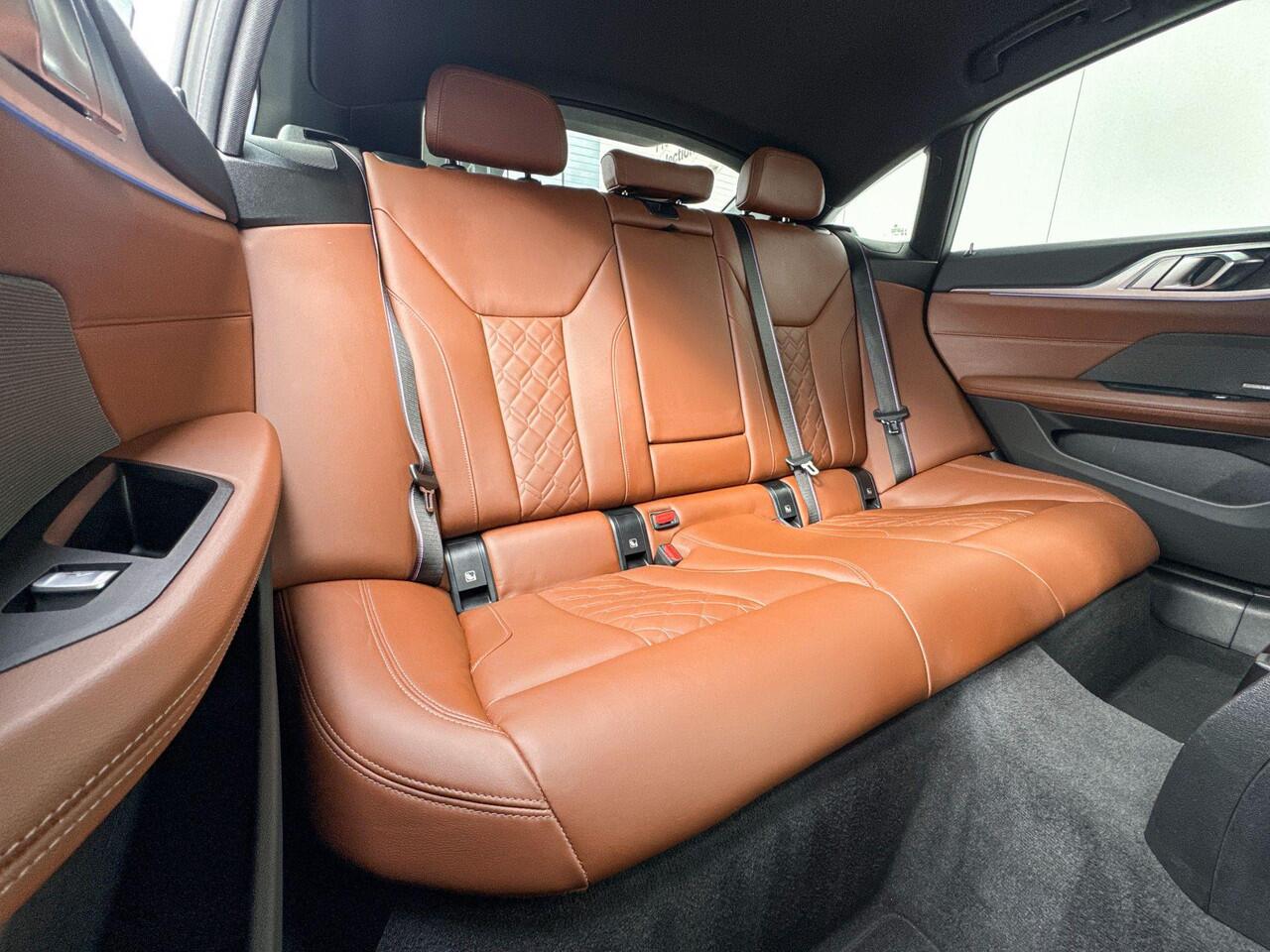 BMW i4 xDrive40 84 kWh M Sport Pro | Trekhaak | Individual leder