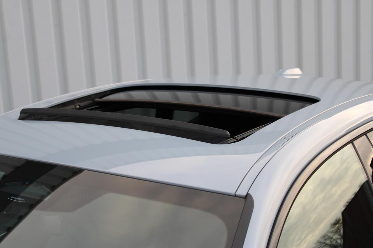 BMW i4 M50 High Executive 84 kWh | Incl. 12 maanden garantie | Assisted driving | Climate control | 360° camera | Uitklapbare trekhaak | Stoel/stuurverwarming | Head-up display | Schuif/kantel dak |