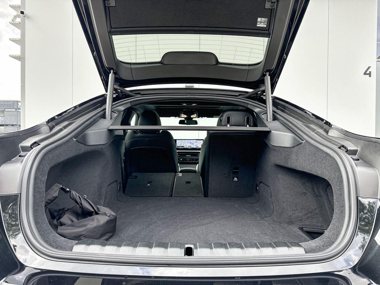 BMW i4 eDrive35 M Sport Edition M Sport Pro / Glazen Schuifdak / Adaptieve Cruise Control / Comfort Acces / Adaptieve LED koplampen / 19 Inch