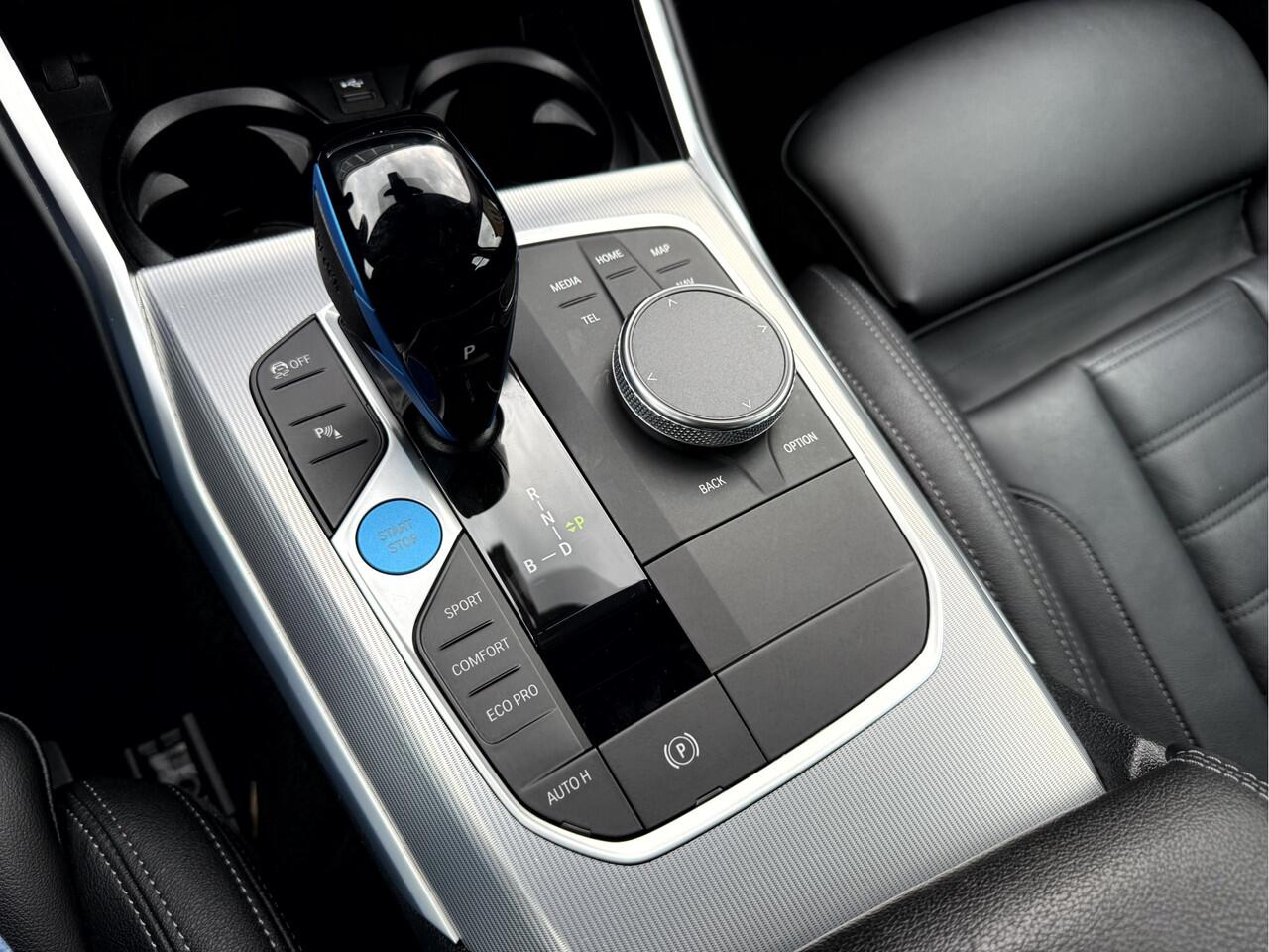 BMW i4 eDrive40 High Executive 84 kWh Camera, 18''Lmv, elek.Trekhaak