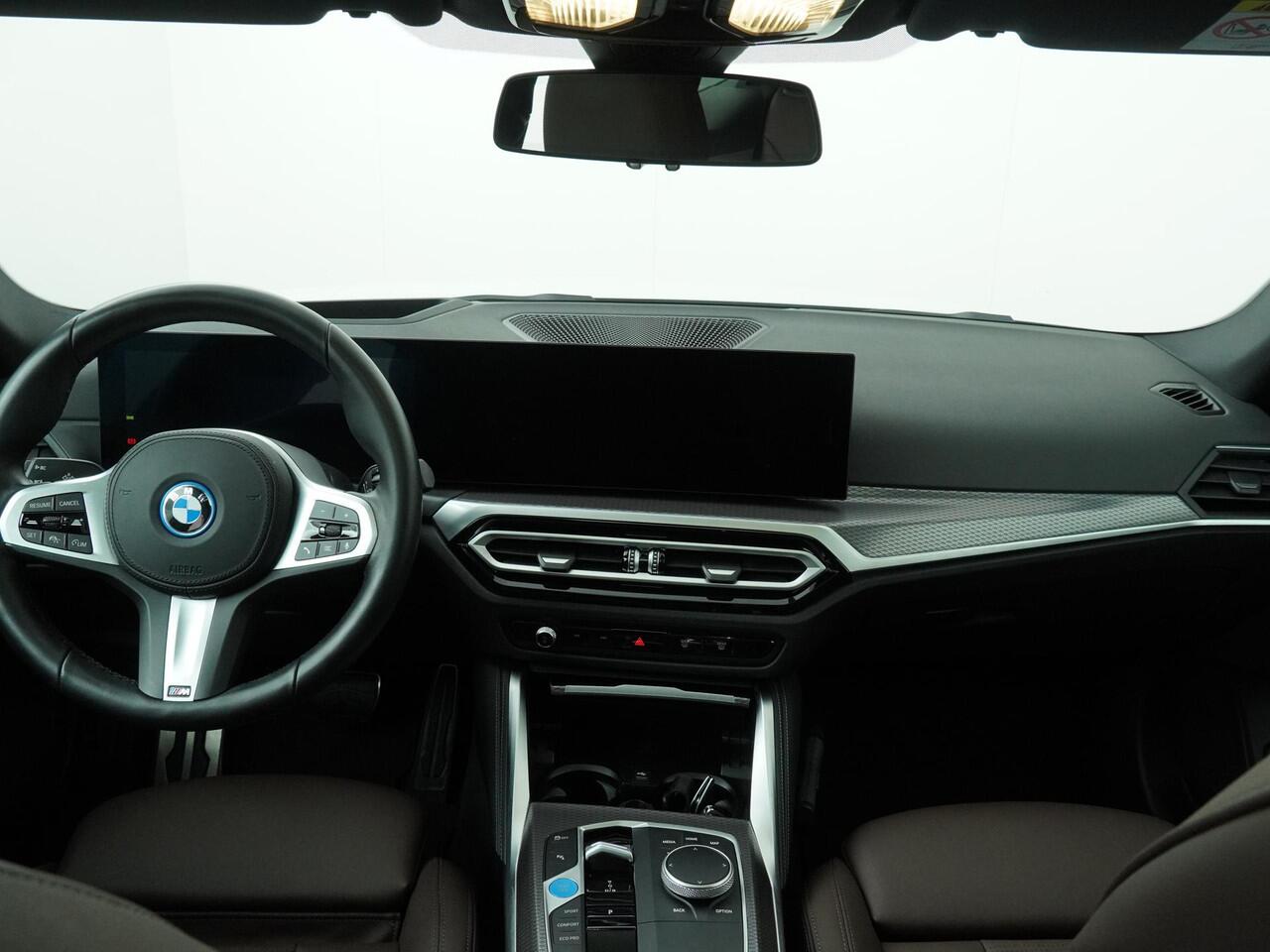 BMW i4 eDrive40 High Executive 84 kWh | M Sportpakket | Opendak |