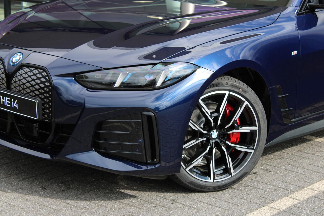 BMW i4 eDrive35 M Sport / Schuif-kanteldak / Achteruitrijcamera / Active Cruise Control / Comfort Access / Adaptieve LED / Stuurverwarming /