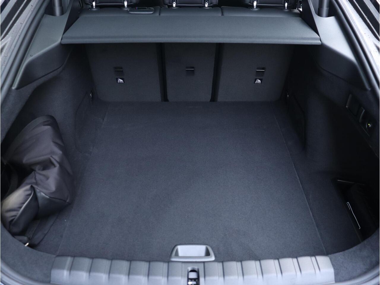 BMW i4 eDrive40 | High Executive | M Sportpakket Pro | Panodak | Driving Assistant Prof. | Head-Up | Laserlight | Harman Kardon | Parking Assistant Plus | Comfort Access | 19'' LMV