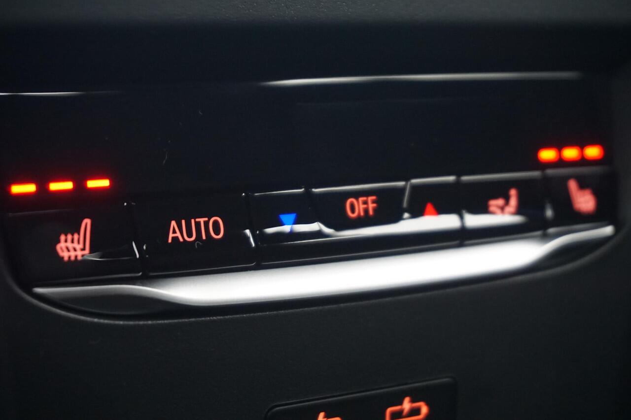 BMW i4 eDrive40 M Sportpakket Pro Schuif-/kanteldak / Active Cruise Control / Verwarmde stoelen voor en achter / Comfort Access