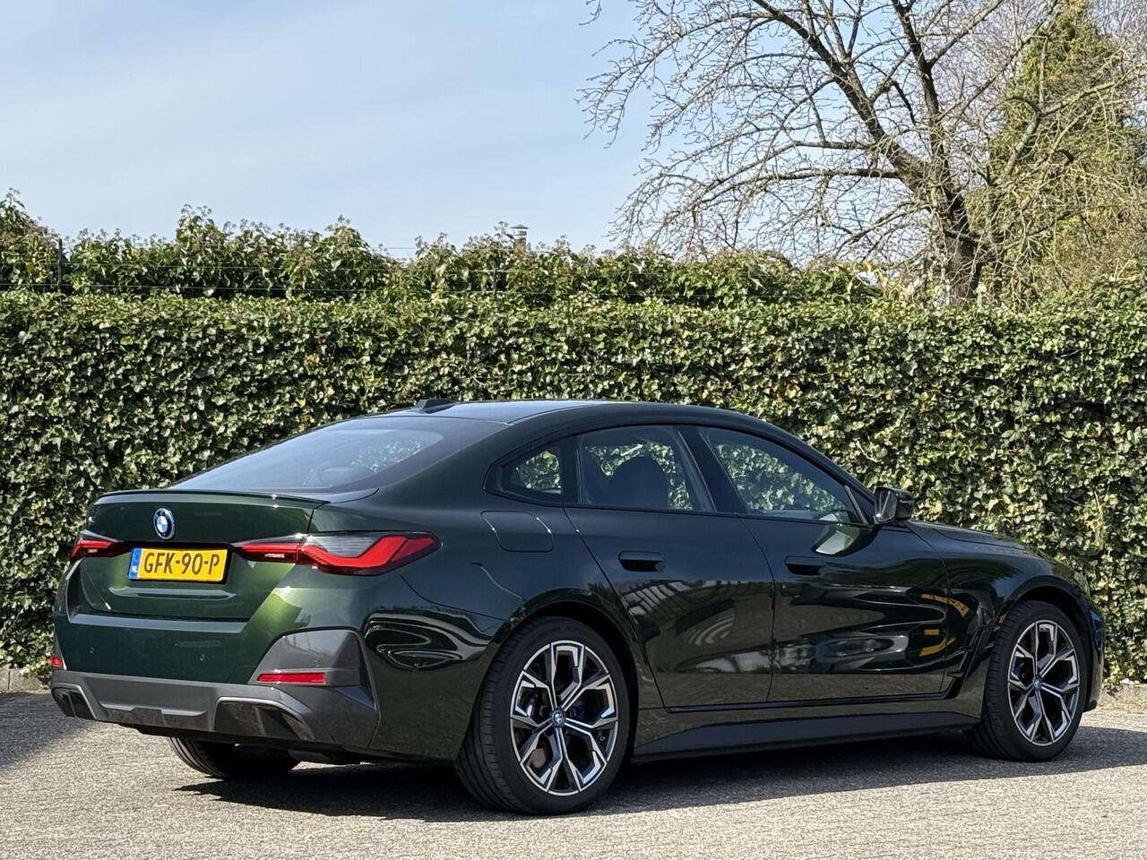 BMW i4 eDrive35 | M-Sport | 19" | Elek. stoelverst. | Stuur + stoelverw.