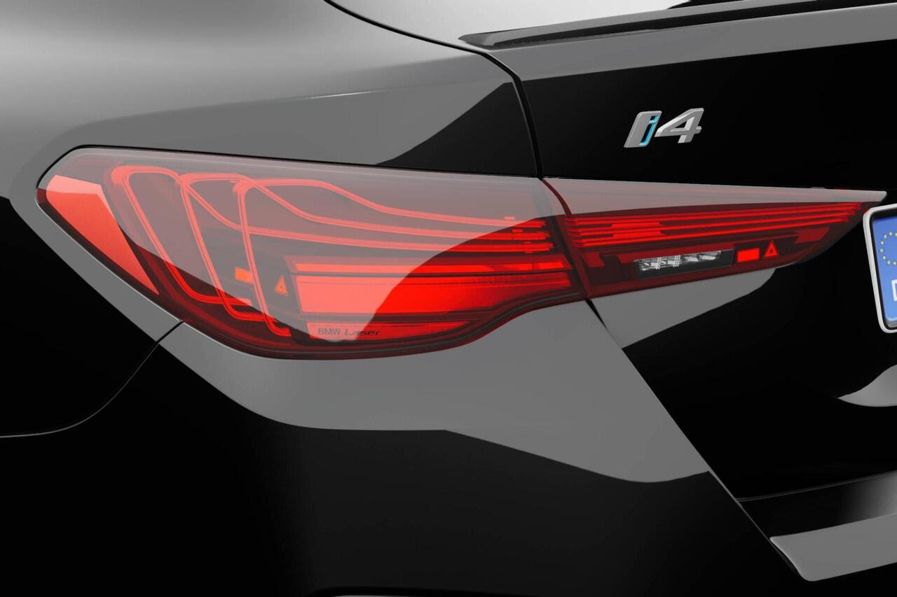 BMW i4 eDrive35 | M Sport Pro | Comfort Pack | Active Cruise Control | Elektrisch Glazen Panoramadak