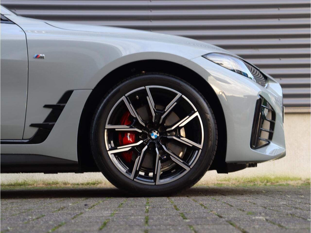 BMW i4 eDrive40 M Sport Edition | M Sportpakket Pro | Innovation Pack | Comfort Pack | Trekhaak | Showroom Selection