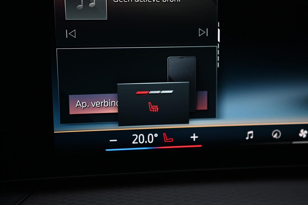 BMW i4 eDrive35 Gran Coupé M Sport / Achteruitrijcamera / Adaptieve LED / Active Cruise Control / Stoelverwarming / Live Cockpit Plus