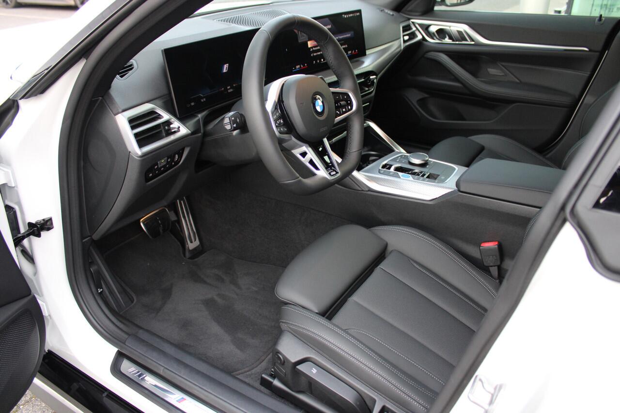 BMW i4 eDrive35 Gran Coupé M Sport / Adaptieve LED / Comfort Access / Achteruitrijcamera / Active Cruise Control / Stoelverwarming