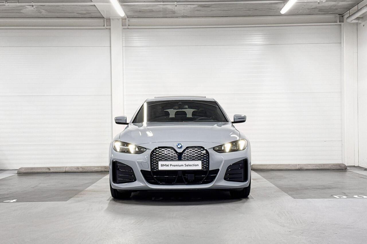 BMW i4 eDrive35 | M-Sport Pro | Comfort Pack | Hifi System | Schuif/-Kanteldak | Comfort Access