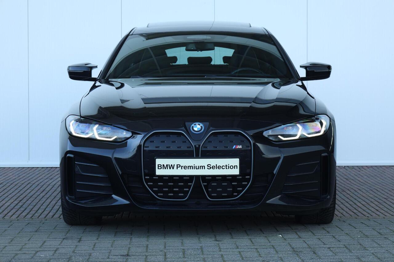 BMW i4 M50 High Executive 84 kWh M Sportpakket Pro/ Verwarmd Stuurwiel/ Comfort Access/ Harman-Kardon/ Driving Assistant Professional/ M Sportstoelen