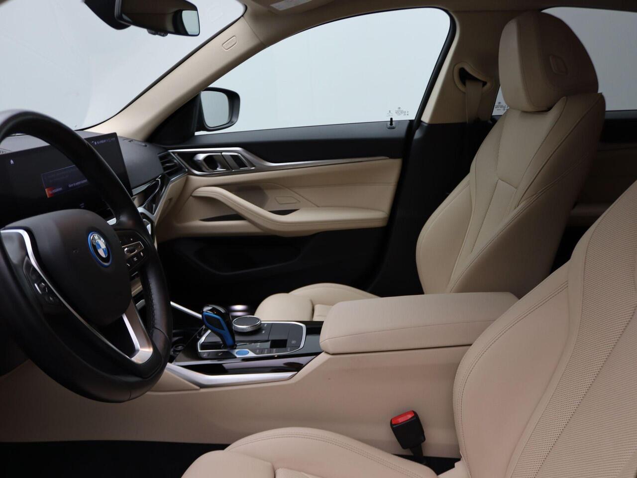BMW i4 eDrive40 84 kWh Trekhaak | HIFI | Widescreen Display | 17"