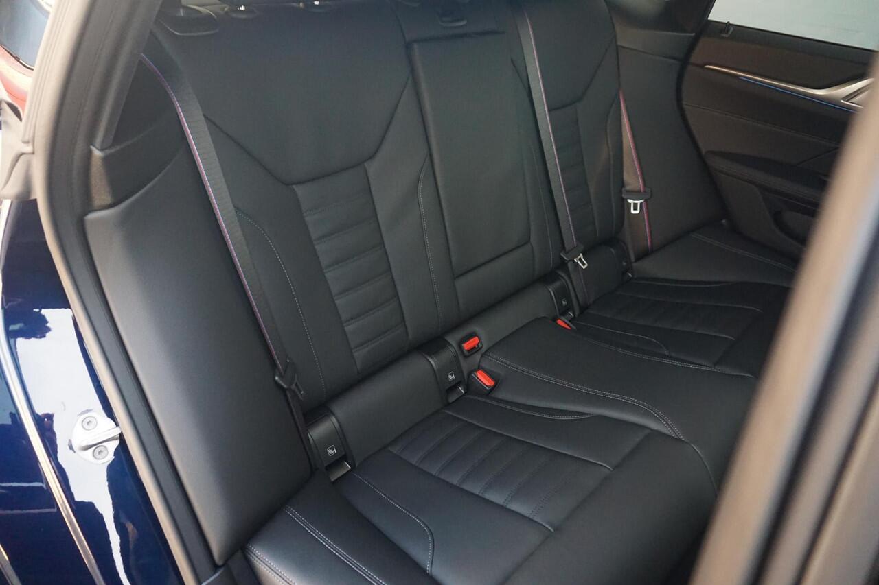 BMW i4 eDrive40 M Sportpakket Pro 20'' / Schuif-/kanteldak / Active Cruise Control / Comfort Acces