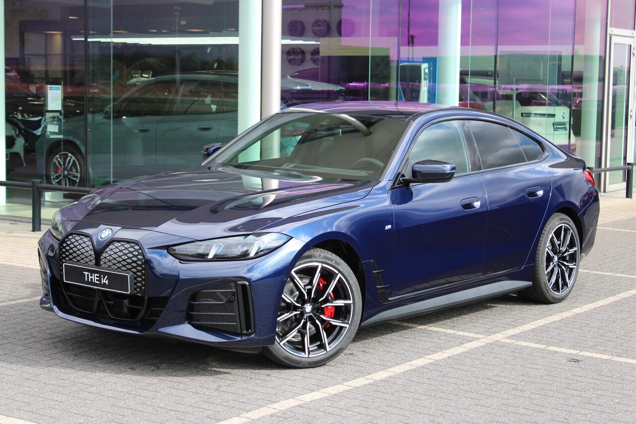 BMW i4 eDrive35 M Sport / Schuif-kanteldak / Achteruitrijcamera / Active Cruise Control / Comfort Access / Adaptieve LED / Stuurverwarming /