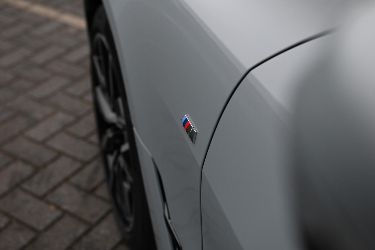 BMW i4 eDrive35 Gran Coupé M Sport / Achteruitrijcamera / Adaptieve LED / Active Cruise Control / Stoelverwarming / Live Cockpit Plus