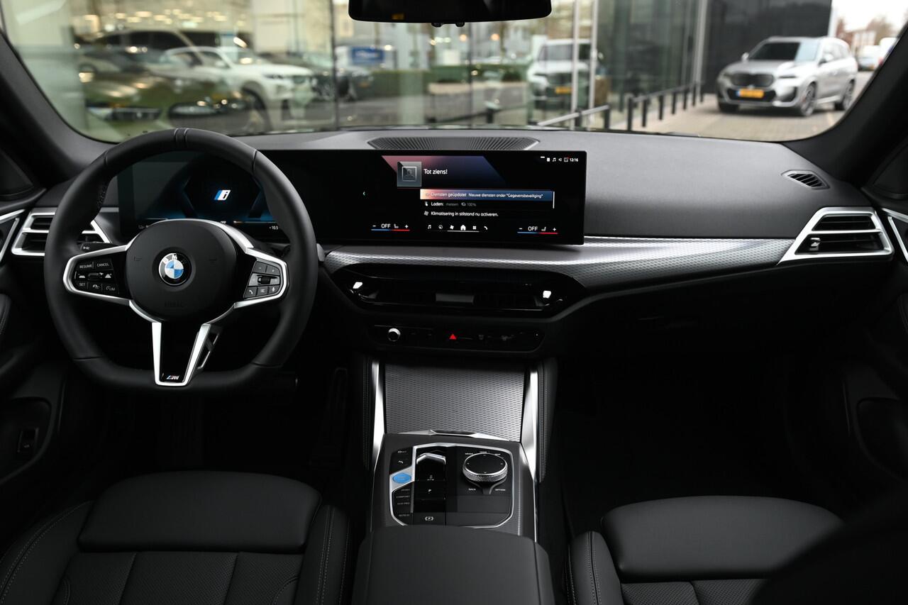 BMW i4 eDrive35 Gran Coupé M Sport / Achteruitrijcamera / Adaptieve LED / Active Cruise Control / Stoelverwarming / Comfort Access / Parking Assistant