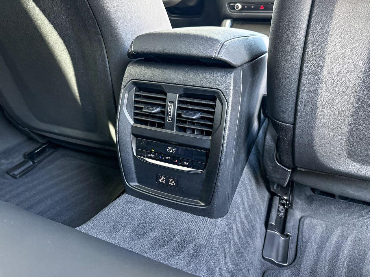 BMW i4 M50 M-Sport Pro 19 Inch / Comfort Acces / Electrisch verstelbare Voorstoelen / Stoelverwarming / Adaptieve Led koplampen / Driving Assistant Prof / Parking Prof / Harman Kardon / Head Up Display