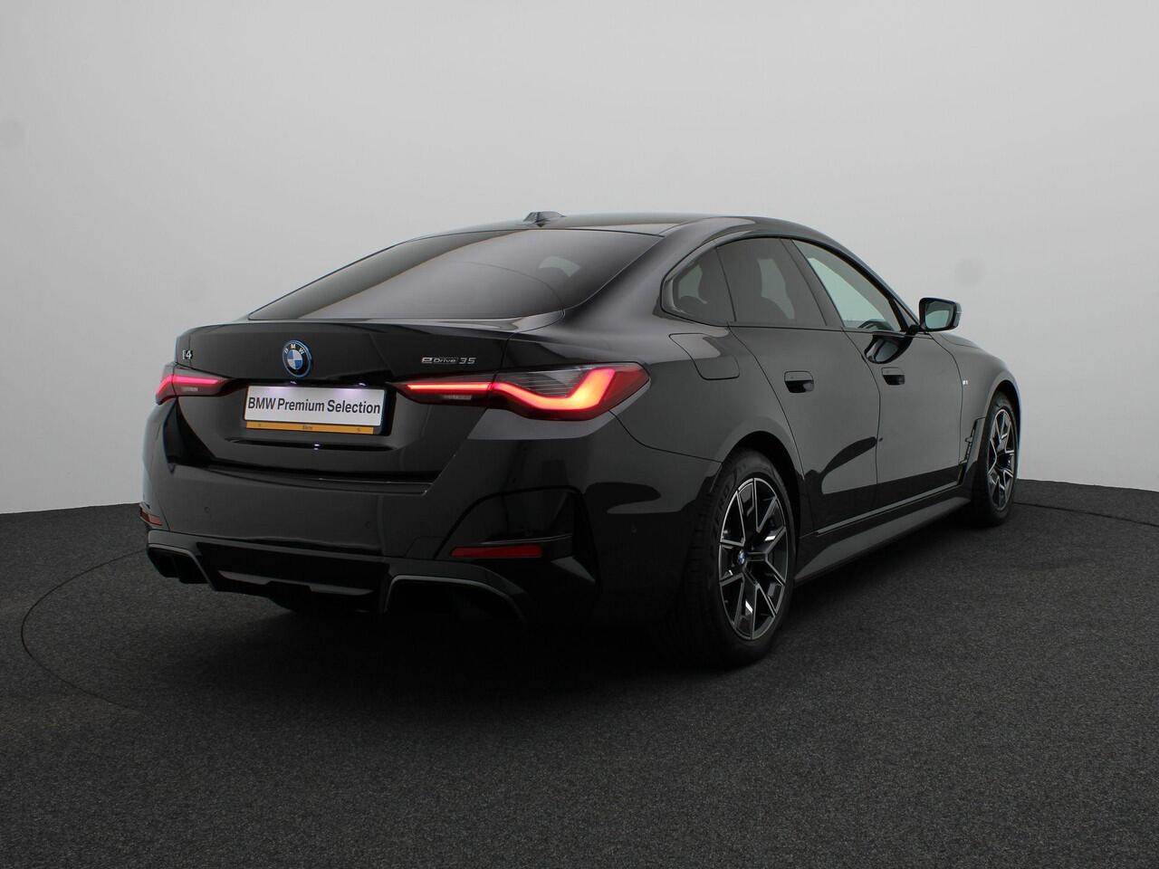 BMW i4 eDrive35 M Sportpakket | M Sport Edition | Innovation Pack | Comfort Pack | Stuurwielrand Verwarmd | Trekhaak | Active Cruise Control | DAB | HiFi | 18''