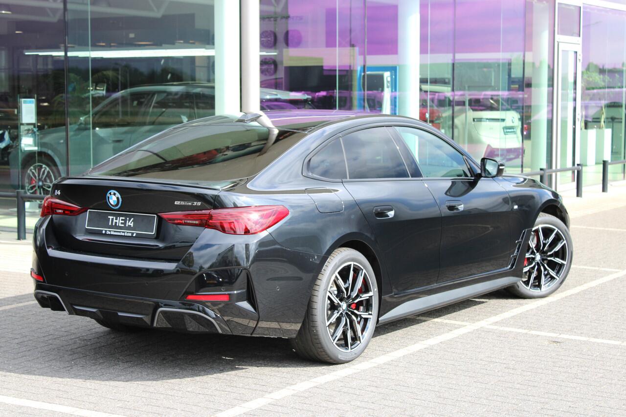 BMW i4 eDrive35 M Sport / Achteruitrijcamera / Adaptieve LED / Active Cruise Control / Parking Assistant / Comfort Access / Stoelverwarming