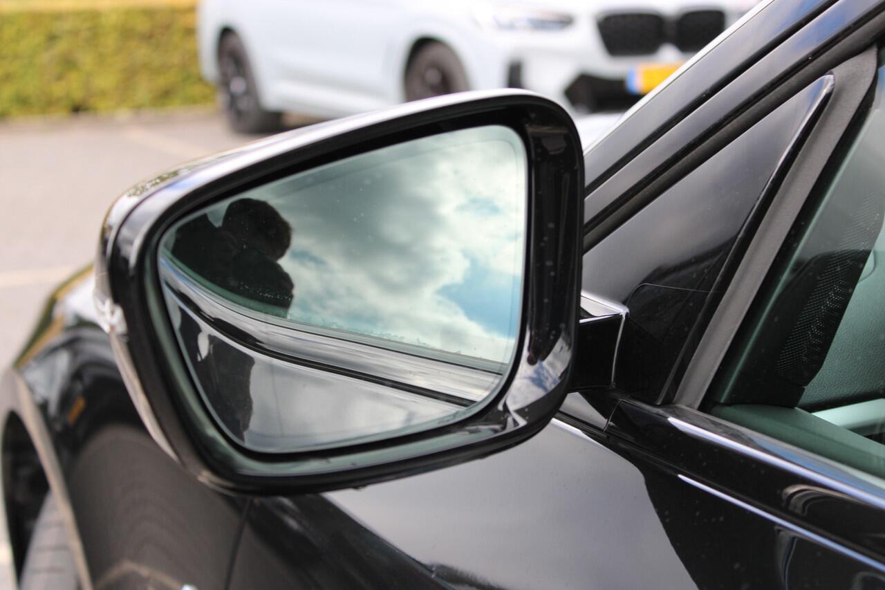 BMW i4 eDrive35 M Sport / Achteruitrijcamera / Adaptieve LED / Active Cruise Control / Parking Assistant / Comfort Access / Stoelverwarming