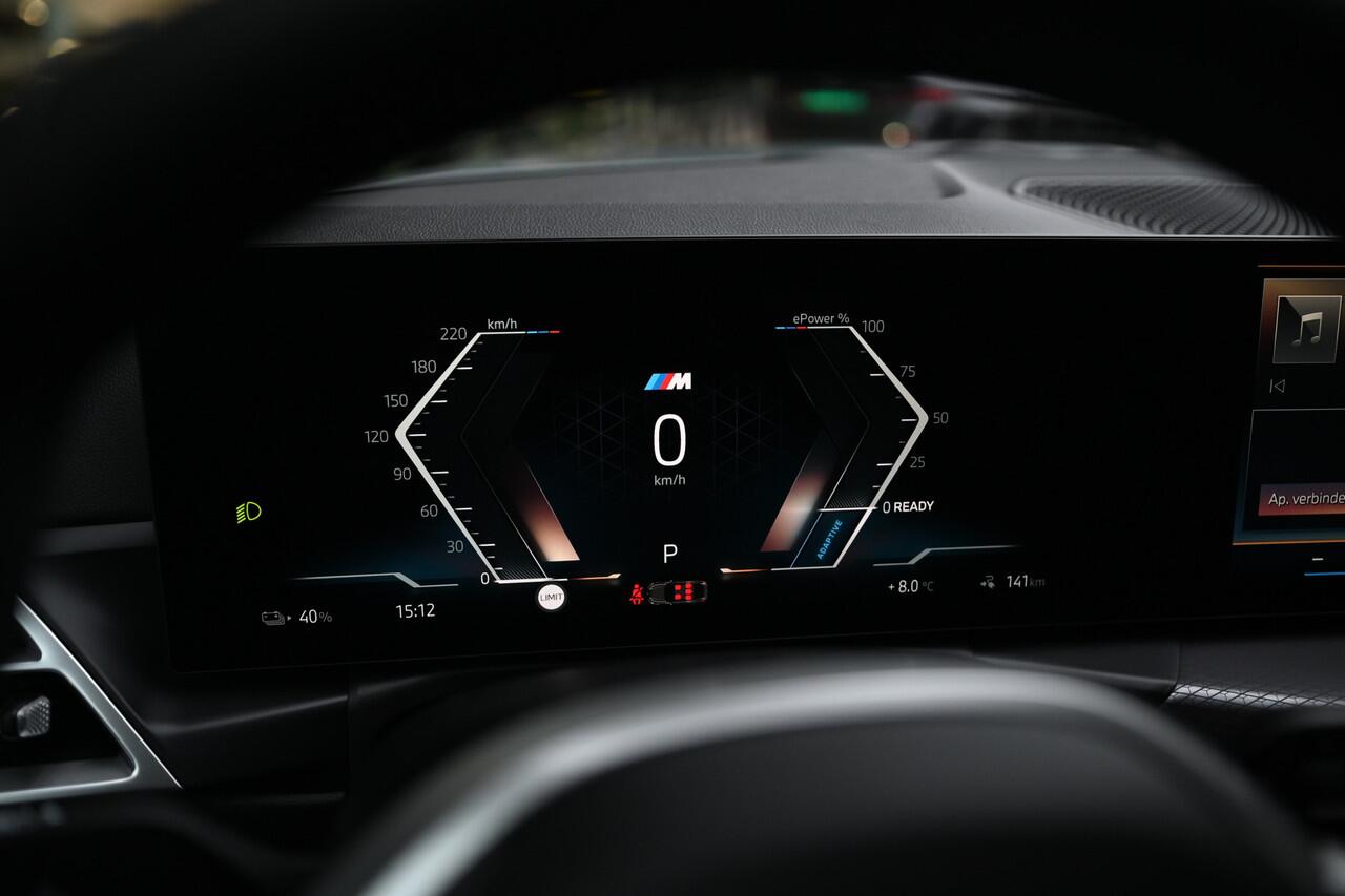 BMW i4 eDrive35 Gran Coupé M Sport / Achteruitrijcamera / Adaptieve LED / Active Cruise Control / Stoelverwarming / Live Cockpit Plus