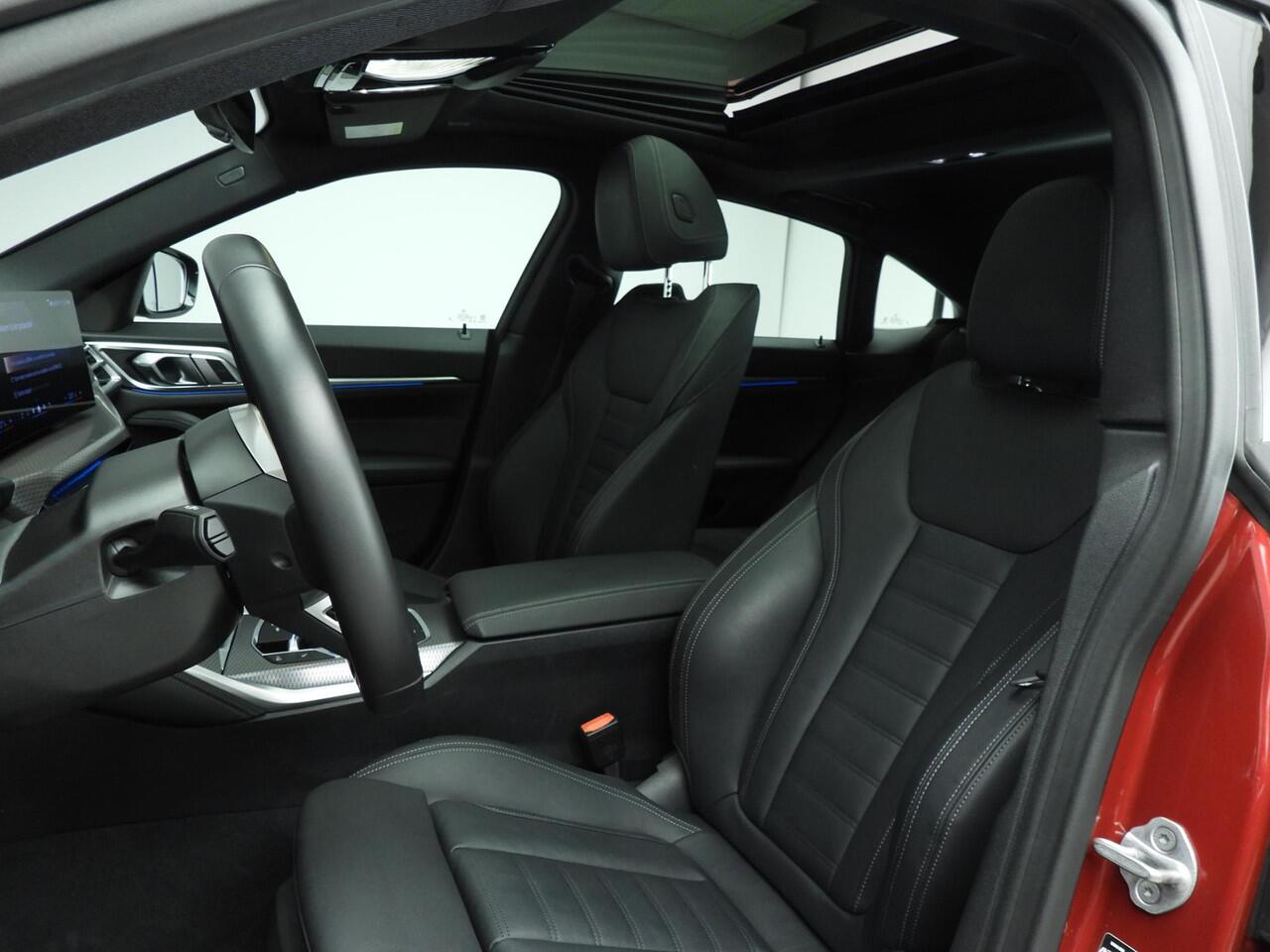 BMW i4 Gran Coupe eDrive35 | M-Sportpakket | LED | Leder | Navigatie | Schuifdak | Trekhaak | Sportstoelen | DAB | Alu 18 inch