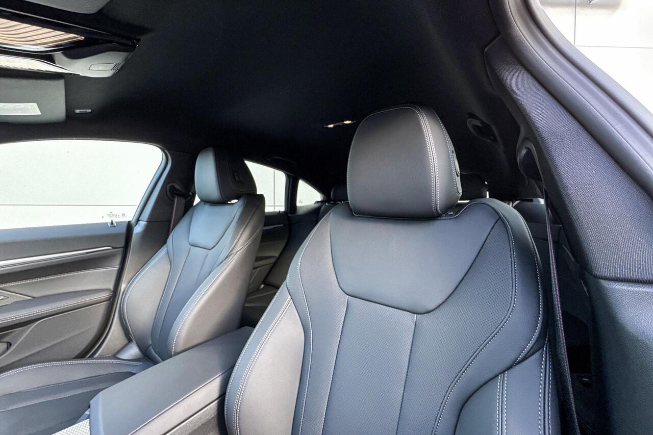 BMW i4 eDrive35 M Sport Edition | M Sport Pro | Comfort Pack | Showroomvoordeel