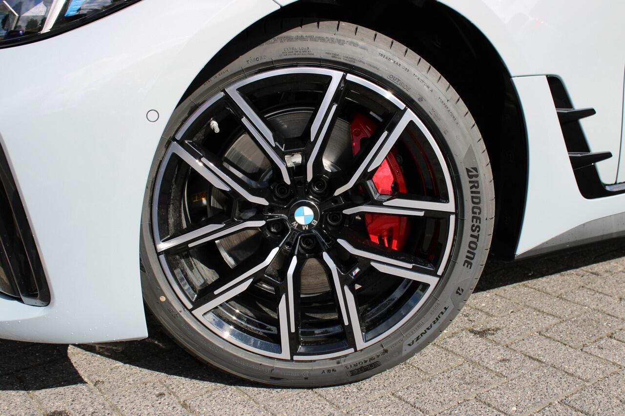 BMW i4 eDrive40 M Sport / Achteruitrijcamera / Comfort Access / Adaptieve LED / Active Cruise Control / Parking Assistant / Stuurverwarming