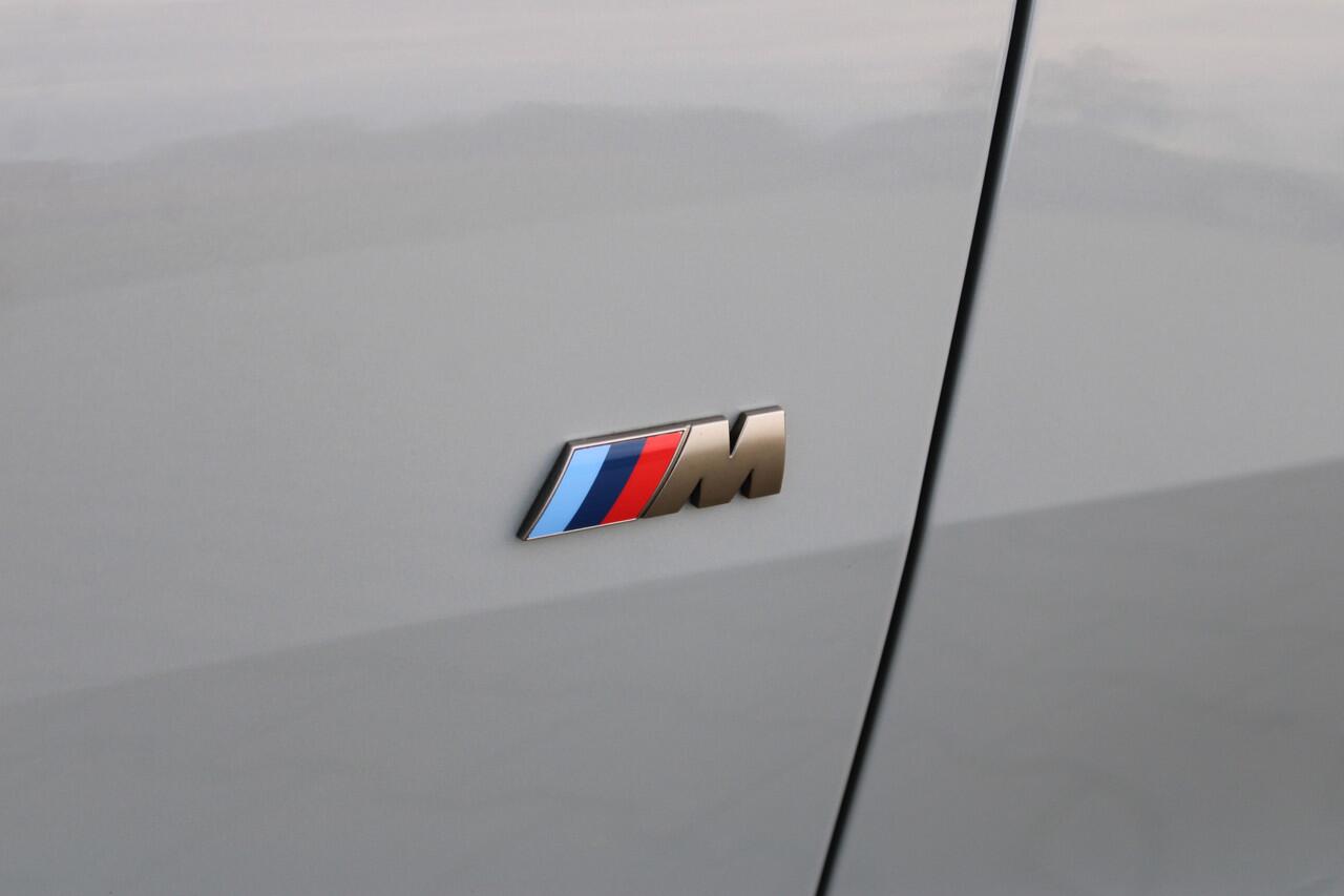 BMW i4 M50 High Executive 84 kWh | Incl. 12 maanden garantie | Assisted driving | Climate control | 360° camera | Uitklapbare trekhaak | Stoel/stuurverwarming | Head-up display | Schuif/kantel dak |