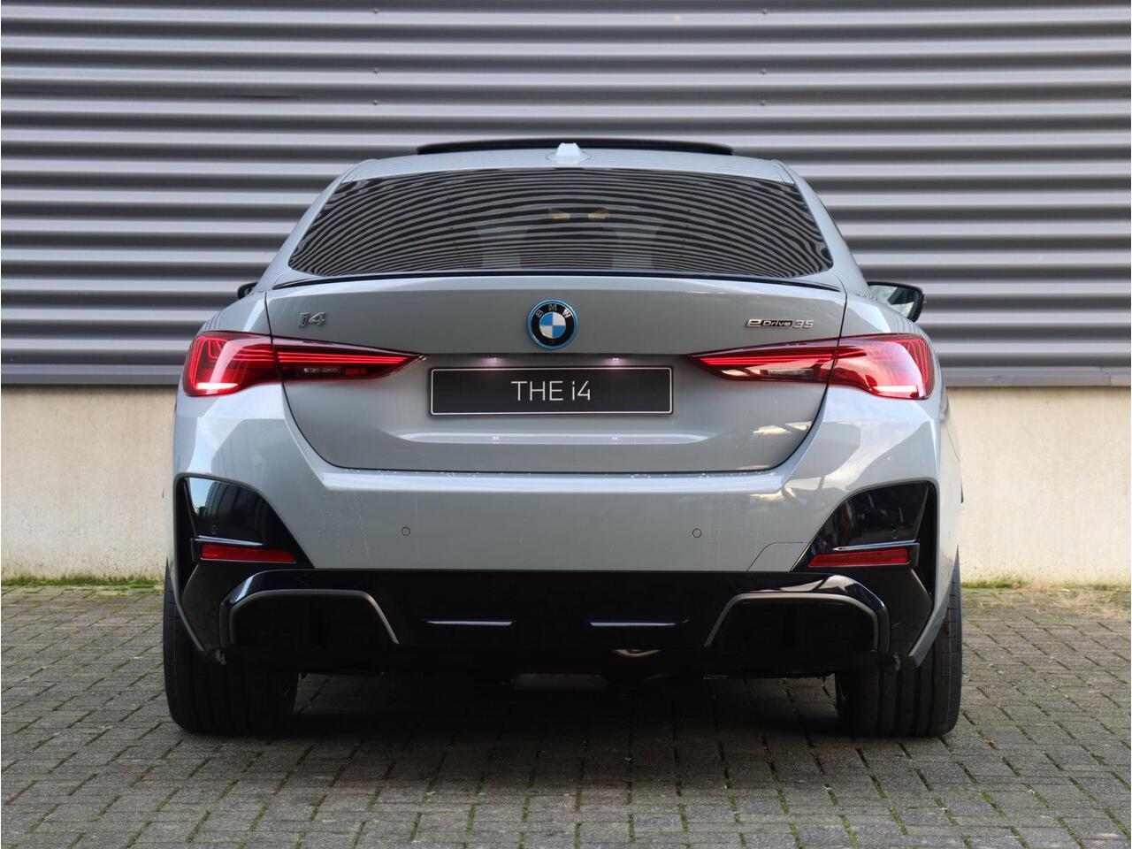 BMW i4 eDrive40 M Sport Edition | M Sportpakket Pro | Innovation Pack | Comfort Pack | Trekhaak | Showroom Selection