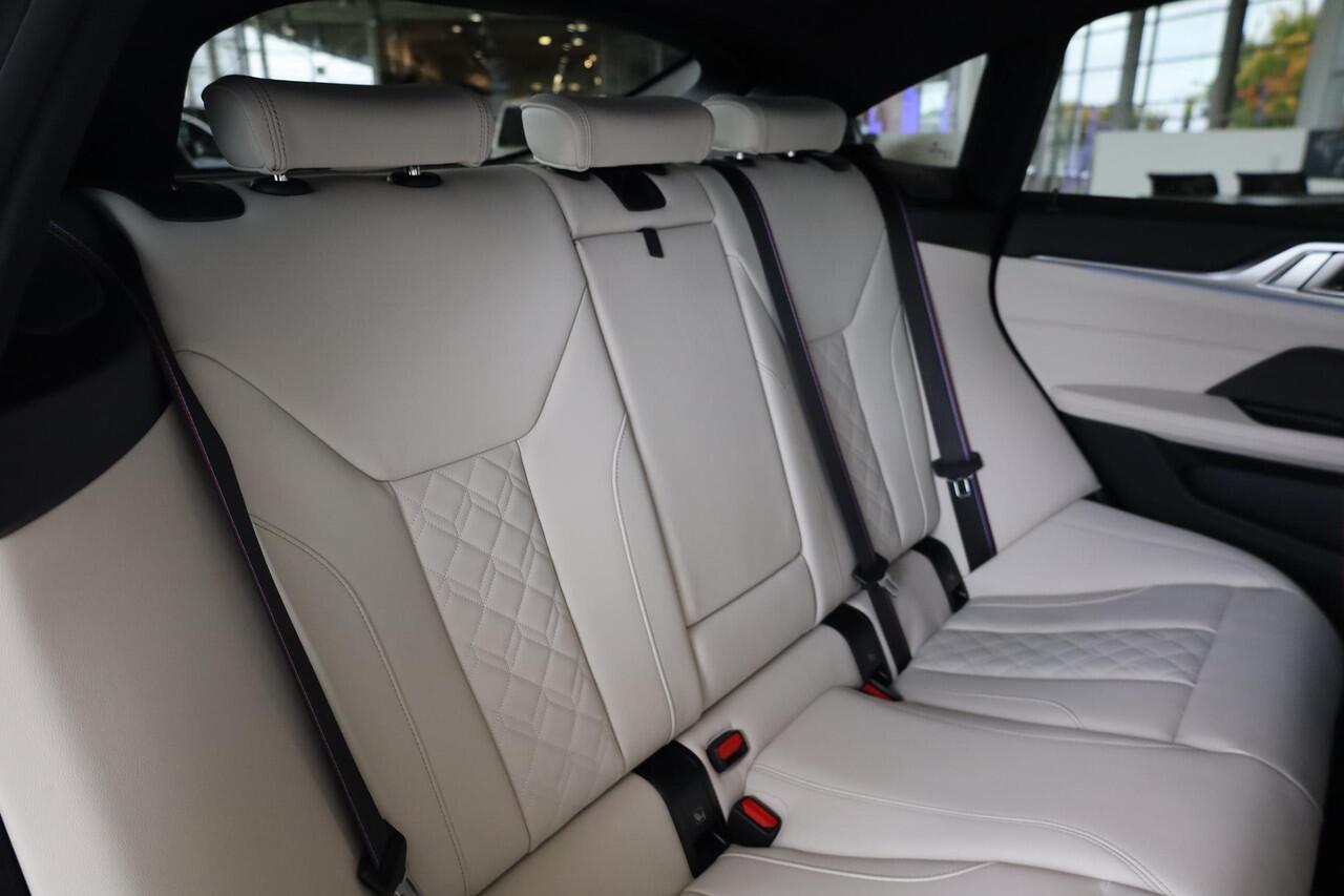 BMW i4 Gran Coupé eDrive40 | M Sportpakket Pro | Innovation Pack | Comfort Pack | Driving Assistant | LED Verlichting | Harman Kardon