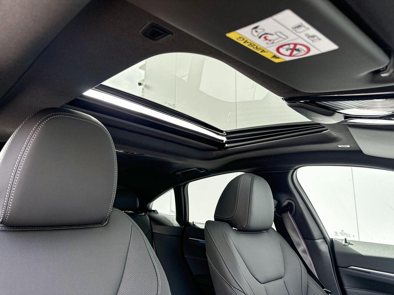 BMW i4 eDrive35 M Sport Edition M Sport Pro / Glazen Schuifdak / Adaptieve Cruise Control / Comfort Acces / Adaptieve LED koplampen / 19 Inch